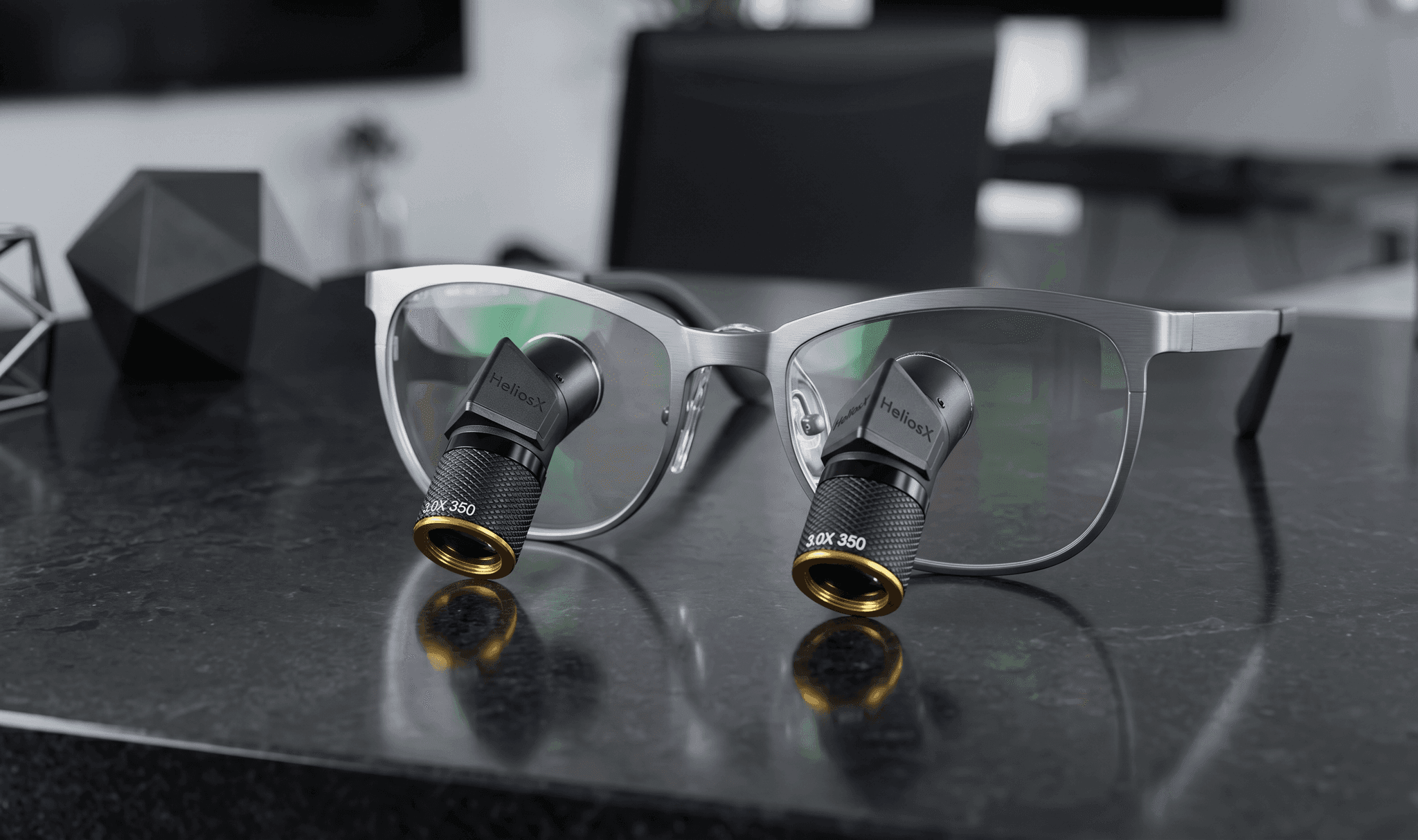 Medusa surgical loupes view 3